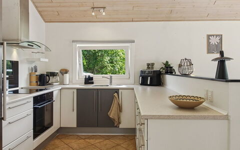 Elle: Countertop, Keuken, Meubilair, Interieur Ontwerp, Flooring, Toestel Van De Keuken, Cabinetry, Hout, Plafond, Verdieping