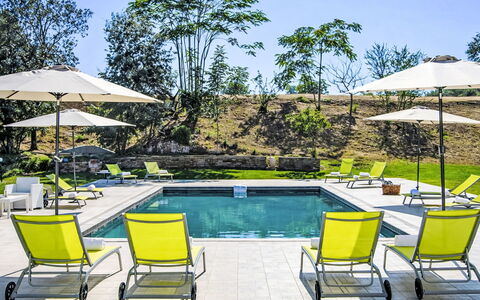 Villa Denise: Zwembad, Buitenmeubels, Tuin, Meubilair, Toevlucht, Schaduw, Eco Hotel, Backyard, Vrije Tijd, Stoel