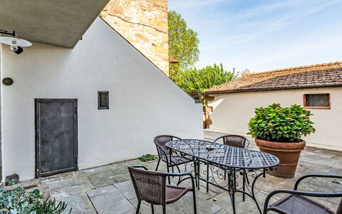 Podere degli Ulivi: Zwembad, Buitenmeubels, Tuin, Meubilair, Toevlucht, Schaduw, Eco Hotel, Backyard, Vrije Tijd, Stoel