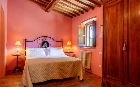 Croce di Bibbiano, San Gimignano View: Muur, Slaapkamer, Interieur Ontwerp, Meubilair, Verdieping, Bed, Plafond, Flooring, Laken, Bedding