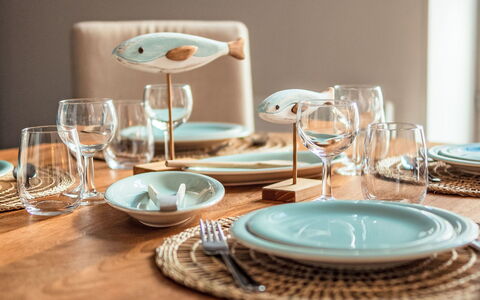 L'Emerillon: Tableware, Serveware, Dishware, Voedsel, Bord, Drinkware, Tafel, Porselein