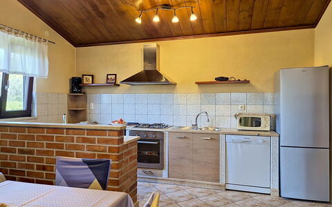 Pod Meloni: Meubilair, Interieur Ontwerp, Flooring, Muur, Plafond, Hout, Verdieping, Kamer, Lichte Inrichting, Keuken