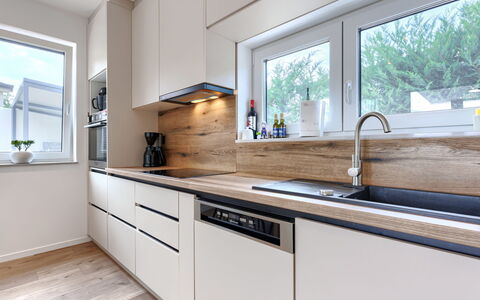 Veronica: Keuken, Countertop, Toestel Van De Keuken, Flooring, Hout, Interieur Ontwerp, Major Appliance, Huishoudapparatuur, Cabinetry, Verdieping