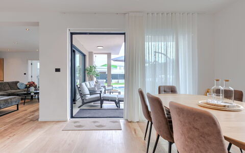 Veronica: Interieur Ontwerp, Meubilair, Flooring, Verdieping, Hout, Houten Vloer, Plafond, Huis, Woonkamer, Verlichting