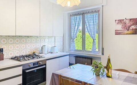 Carla: Keuken, Toestel Van De Keuken, Interieur Ontwerp, Major Appliance, Flooring, Hout, Countertop, Meubilair, Kamer, Verdieping