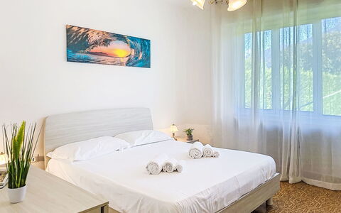 Carla: Bed, Interieur Ontwerp, Meubilair, Slaapkamer, Verdieping, Flooring, Laken, Bedding, Kamer, Hoofdkussen