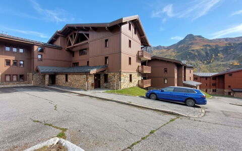 Le Hameau des Airelles: Appartement, Toevlucht, Zwembad, Condominium, Balkon, Hotel, Eco Hotel, Villa, Kamerplant