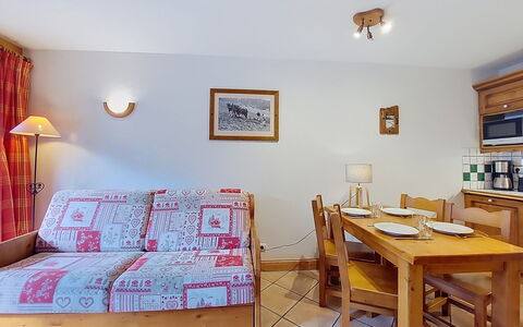 Le Hameau des Airelles: Appartement, Toevlucht, Zwembad, Condominium, Balkon, Hotel, Eco Hotel, Villa, Kamerplant