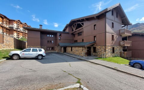 Le Hameau des Airelles: Appartement, Toevlucht, Zwembad, Condominium, Balkon, Hotel, Eco Hotel, Villa, Kamerplant