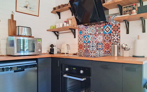 Pignots: Keuken, Toestel Van De Keuken, Interieur Ontwerp, Meubilair, Countertop, Major Appliance, Hout, Cabinetry, Flooring, Kamer