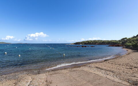 Cala Rossa: Blauw, Water, Zwemwater, Watervoorraden, Kust, Strand, Natuurlijke Omgeving, Kust En Oceanic Landvormen, Kust, Zee