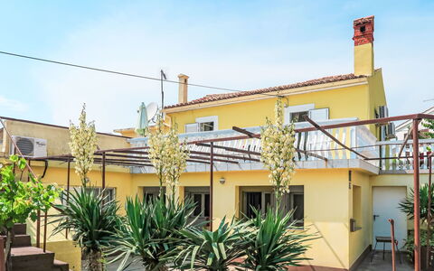 Mateja: Woongebied, Huis, Schaduw, Hacienda, Balkon, Kamerplant, Eco Hotel, Bloempot, Villa