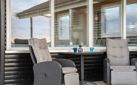 Takenya - 400M from the Sea: Meubilair, Buitenmeubels, Stoel, Wicker, Comfort, Veranda, Balkon, Koffietafel, Armleuning