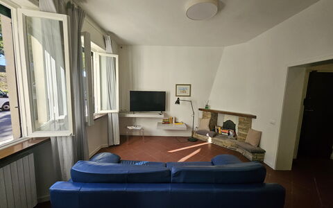 Adele: Meubilair, Interieur Ontwerp, Flooring, Verdieping, Hout, Plafond, Kamer, Verlichting, Woonkamer, Bankstel