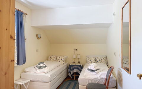 Wohlfühlnest St. Michael: Bed, Meubilair, Interieur Ontwerp, Verdieping, Slaapkamer, Flooring, Hout, Laken, Textiel, Kamer