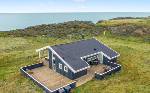 Erblin - 150M from the Sea: Steen, Landgoed, Tuin, Voorstad, Oprit, Landscaping, Werf, Hacienda, Boerderij, Backyard