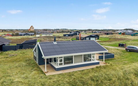 Erblin - 150M from the Sea: Steen, Landgoed, Tuin, Voorstad, Oprit, Landscaping, Werf, Hacienda, Boerderij, Backyard