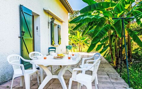 Agintza: Steen, Landgoed, Tuin, Voorstad, Oprit, Landscaping, Werf, Hacienda, Boerderij, Backyard
