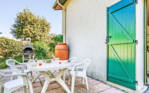 Agintza: Steen, Landgoed, Tuin, Voorstad, Oprit, Landscaping, Werf, Hacienda, Boerderij, Backyard