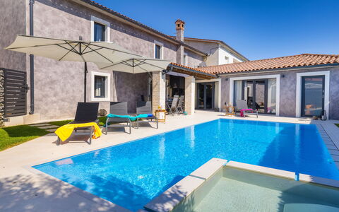 Samanta: Steen, Landgoed, Tuin, Voorstad, Oprit, Landscaping, Werf, Hacienda, Boerderij, Backyard