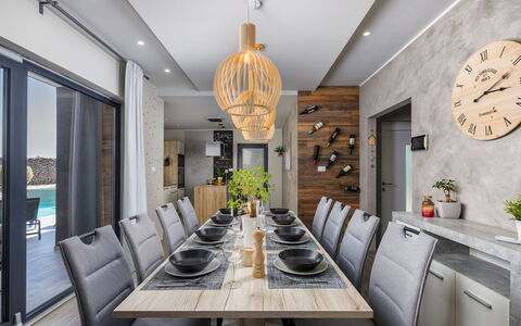 Irena: Steen, Landgoed, Tuin, Voorstad, Oprit, Landscaping, Werf, Hacienda, Boerderij, Backyard