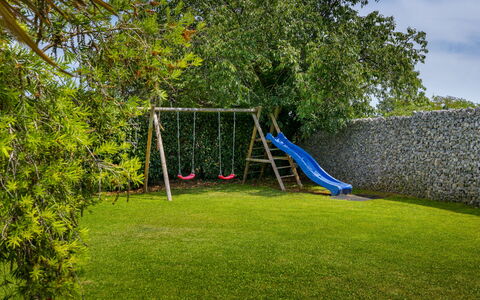Irena: Steen, Landgoed, Tuin, Voorstad, Oprit, Landscaping, Werf, Hacienda, Boerderij, Backyard