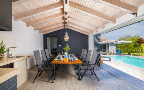 Irena: Steen, Landgoed, Tuin, Voorstad, Oprit, Landscaping, Werf, Hacienda, Boerderij, Backyard