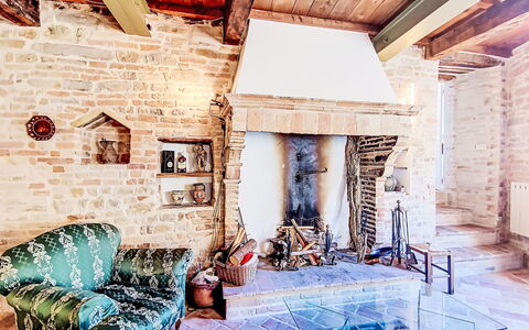 Dimora Castello: Steen, Landgoed, Tuin, Voorstad, Oprit, Landscaping, Werf, Hacienda, Boerderij, Backyard