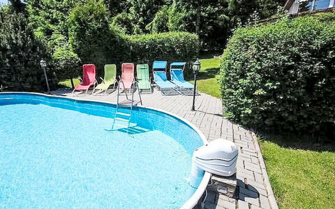 Svahová 1: Zwembad, Buitenmeubels, Vrije Tijd, Meubilair, Samengesteld Materiaal, Toevlucht, Schaduw, Stoel, Tuin, Backyard