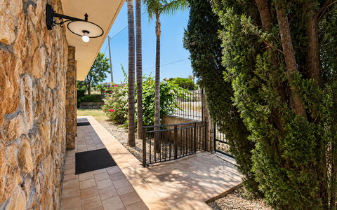 Zuccheri Canditi: Woongebied, Schaduw, Tuin, Landscaping, Landgoed, Hacienda, Flagstone, Oprit, Eco Hotel
