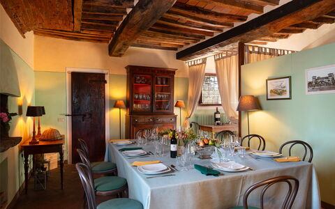 Villa Poggio Bellavista 8: Meubilair, Interieur Ontwerp, Tafel, Stoel, Verlichting, Plafond, Keuken En Eettafel, Kamer, Eetkamer, Restaurant