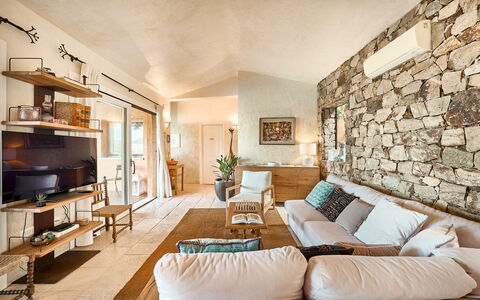 Villa Ananda 8: Meubilair, Bankstel, Muur, Interieur Ontwerp, Hout, Flooring, Woonkamer, Plafond, Huis, Verdieping