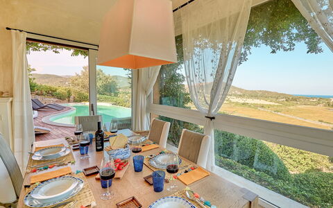 Villa Ananda 8: Meubilair, Stoel, Tafel, Interieur Ontwerp, Keuken En Eettafel, Toevlucht, Eco Hotel, Eetkamer, Schaduw, Villa