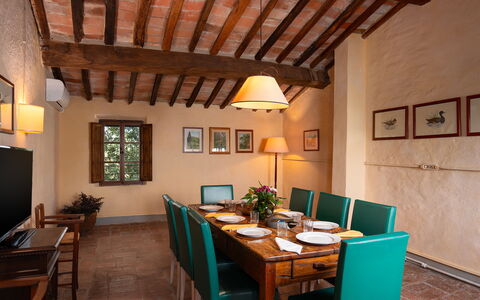 Villa del Poggio D'Oro 8: Meubilair, Interieur Ontwerp, Muur, Tafel, Flooring, Hout, Plafond, Stoel, Eetkamer, Kamer