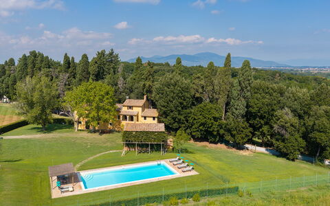 Villa del Poggio D'Oro 8: Zwembad, Landgoed, Woongebied, Huis, Huis, Boerderij, Hacienda, Gazon, Toevlucht, Villa