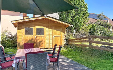 Ferienhaus Huber: Hout, Struik, Verblijf, Tuin, Beits, Deur, Garden Gebouwen, Backyard, Hardwood, Werf