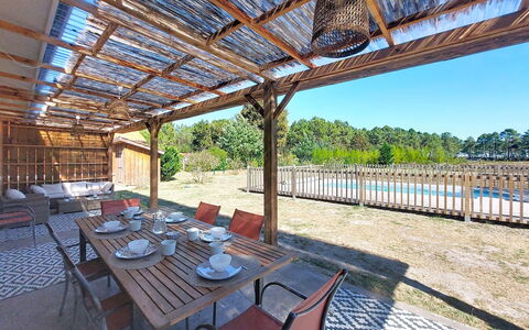 Tartoure: Schaduw, Toevlucht, Dek, Stoel, Veranda, Eco Hotel, Hardwood, Beits, Outdoor Structuur, Ontwerp