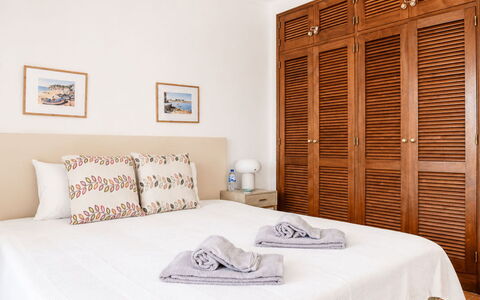 Paloma: Meubilair, Interieur Ontwerp, Hout, Verdieping, Flooring, Slaapkamer, Bed, Appartement, Plafond, Kamer