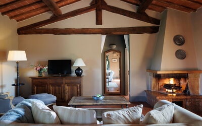 Tuscan Hamlet Relais Piettorri