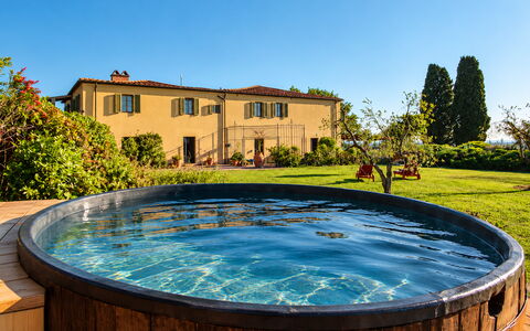 Villa Monte, Bolgheri: Blauw, Water, Zwembad, Samengesteld Materiaal, Toevlucht, Waterpartij, Eco Hotel, Vrije Tijd, Landgoed, Tuin