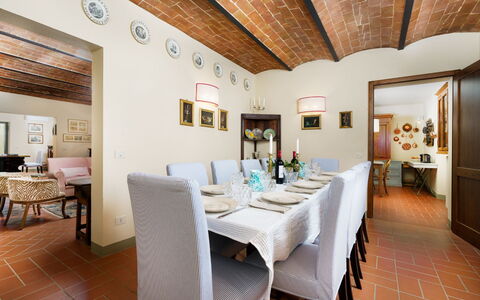Villa Monte, Bolgheri: Meubilair, Interieur Ontwerp, Muur, Flooring, Tafel, Stoel, Plafond, Hout, Eetkamer, Keuken En Eettafel