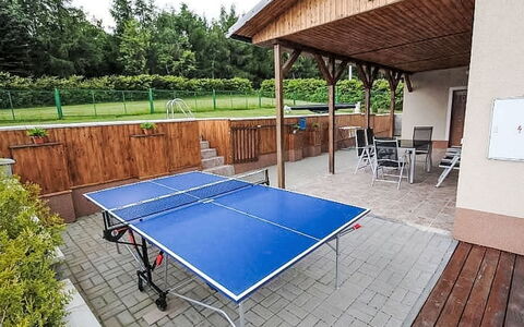 Svahová 2: Blauw, Hout, Meubilair, Huis, Buitenmeubels, Stoel, Schaduw, Balkon, Beits, Eco Hotel