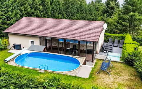 Svahová 2: Blauw, Hout, Meubilair, Huis, Buitenmeubels, Stoel, Schaduw, Balkon, Beits, Eco Hotel