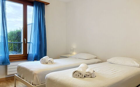 Résidence la Vigne: Hout, Interieur Ontwerp, Meubilair, Verdieping, Bed, Flooring, Slaapkamer, Appartement, Kamer, Bedding