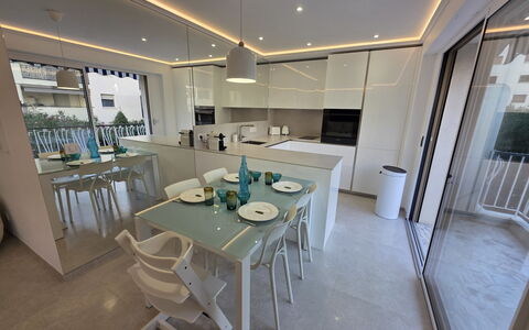 Le San Francisco: Meubilair, Interieur Ontwerp, Flooring, Hout, Verdieping, Plafond, Keuken, Verlichting, Kamer, Stoel