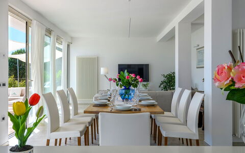 Dimora Montefalcone 8, Emma Villas: Meubilair, Interieur Ontwerp, Eetkamer, Tafel, Stoel, Hout, Flooring, Keuken En Eettafel, Kamer, Verdieping