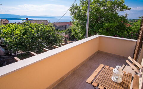 Vila Ivana: Balkon, Appartement, Beits, Schaduw, Hardwood, Eco Hotel, Buitenmeubels, Veranda, Hek, Kamerplant