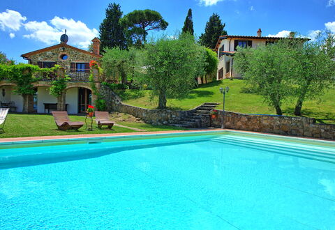 Villa Ulivi: Wolk, Water, Fabriek, Lucht, Eigendom, Gebouw, Zwembad, Azure, Blauw, Groen