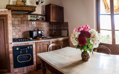 Orvieto 840: Countertop, Kamer, Keuken, Meubilair, Eigendom, Interieur Ontwerp, Cabinetry, Verdieping, Gebouw, Huis