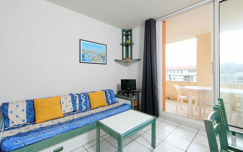 Cap D'Agde 940: Meubilair, Bankstel, Comfort, Tafel, Textiel, Hoofdkussen, Lamp, Gebouw, Interieur Ontwerp, Woonkamer